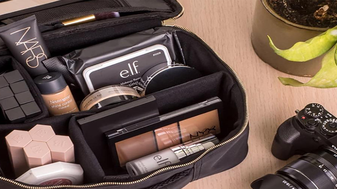 Best Makeup Bags for Traveling